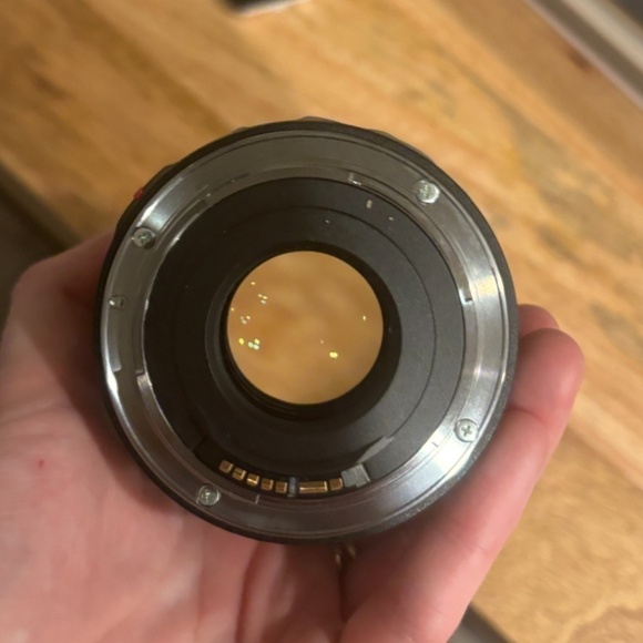 Tamron SP 60mm f/2 Di II 1:1 Macro Lens - Picture 4 of 4